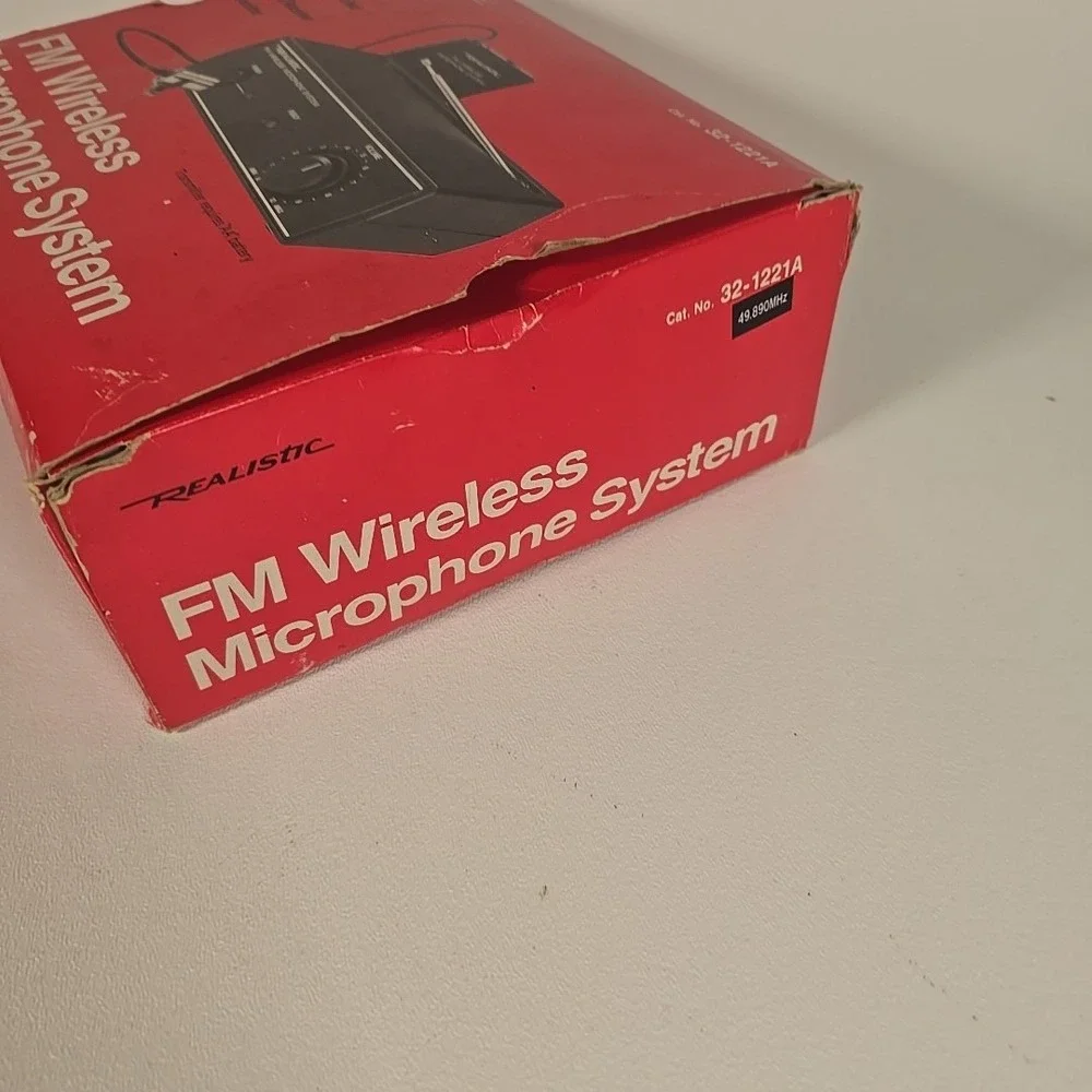 Vintage Realistic FM Wireless Microphone‎ System 32-1221A Clean